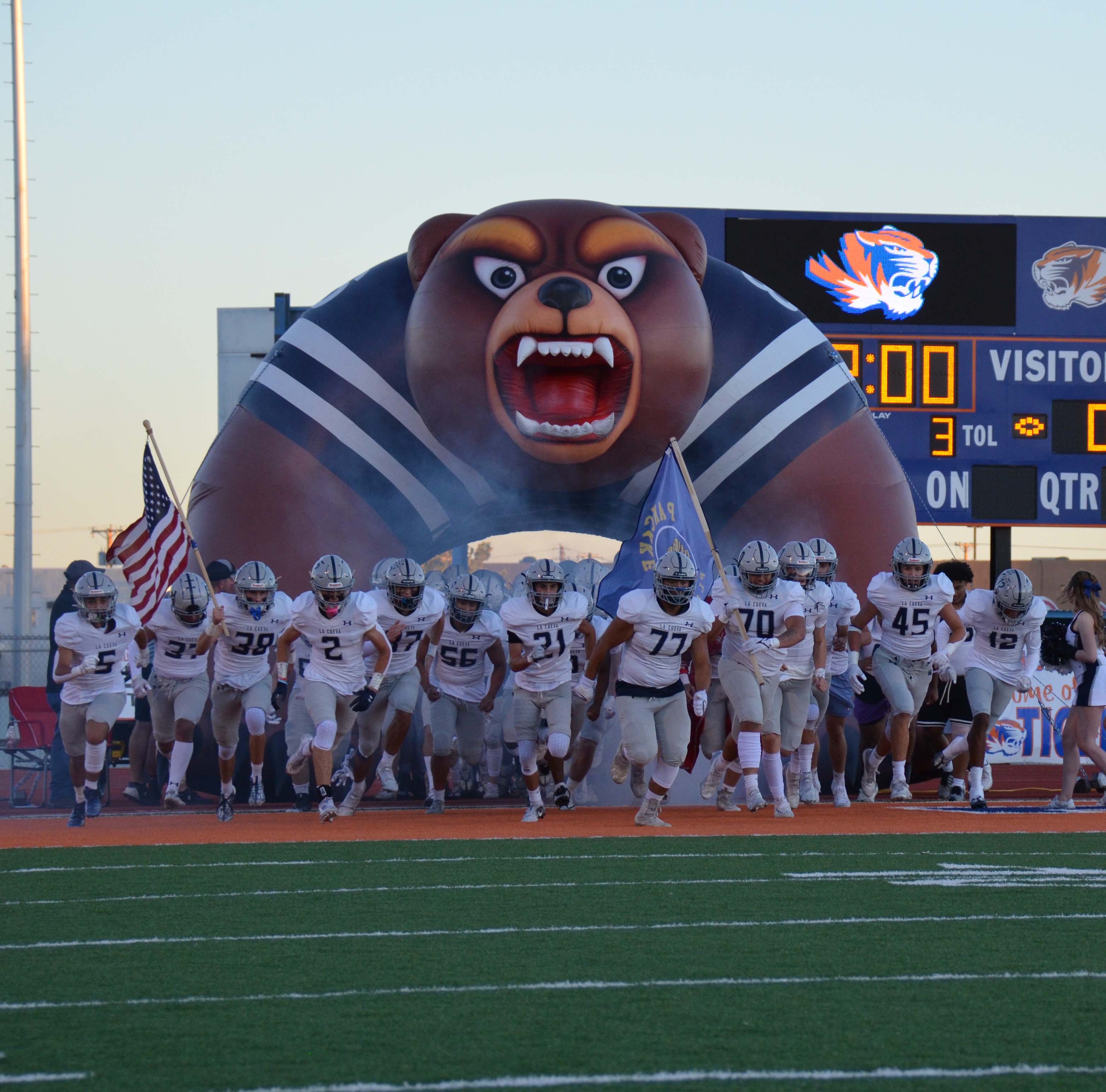 (photo) La Cueva Varsity Football